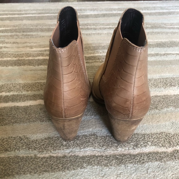 ALDO Tan Block Heel Booties  Size 6.5 - Picture 5 of 11